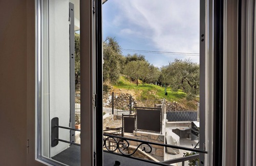 Diano San Pietro Apartment | Holiday Apartment 'Madonna Della Neve' with Mountain View, Garden & Wi-Fi