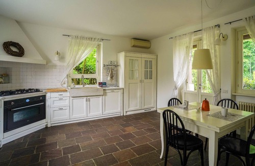 Monate Apartment | Holiday apartment Travedona Monate for 1 - 6 persons with 2 bedrooms - Holiday apartment