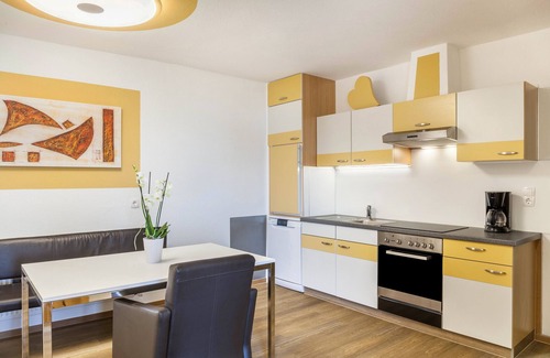 Bruck am Ziller Apartment | Holiday Apartment "Apart Rofan 45m2" with Shared Garden & Wi-Fi