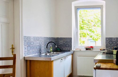 Neuenhagen Apartment | Holiday Apartment "Die Schwedenkoje" with 2 Shared Terraces, Shared Garden & Wi-Fi