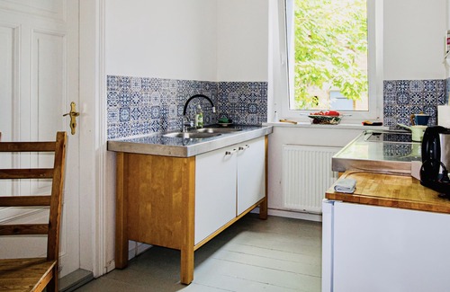 Neuenhagen Apartment | Holiday Apartment "Die Schwedenkoje" with 2 Shared Terraces, Shared Garden & Wi-Fi