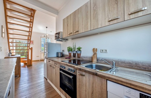 Muritz Apartment | Holiday Apartment "Storchennest" with Private Terrace, Balcony & Wi-Fi