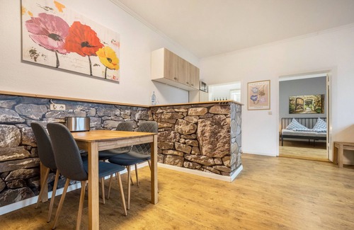 Muritz Apartment | Holiday Apartment 'Nebelsee' with Terrace & Wi-Fi