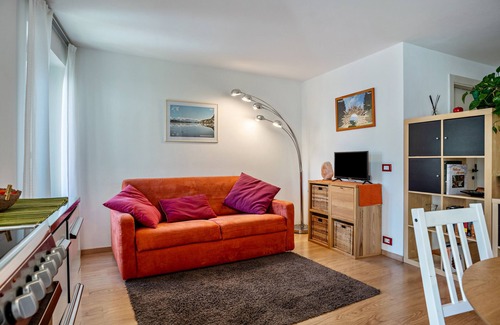 Borgo Valsugana Apartment | Holiday Apartment "Balconi Rossi Borgo Valsugana" with Mountain View, 2 Balconies & Wi-Fi