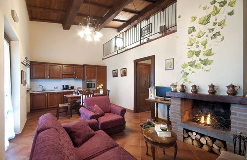Cantalupo Apartment | Holiday apartment with swimming pool and small farm