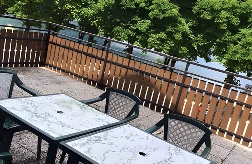 Molina di Ledro Apartment | Holiday apartment overlooking lake