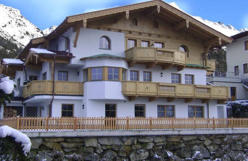 Gerlosbergeben Apartment | Holiday apartment with balcony in ski resort