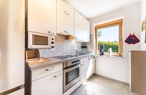 Niederviehbach Apartment | Holiday Apartment 'Ferienwohnung Auszeit' with Terrace, Garden & Wi-Fi