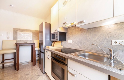 Niederviehbach Apartment | Holiday Apartment 'Ferienwohnung Auszeit' with Terrace, Garden & Wi-Fi