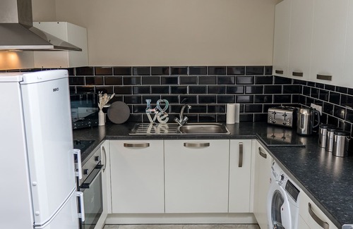 Pembroke Dock Apartment | HOLIDAY APARTMENT WITH HOT TUB, family friendly in Pembroke Dock