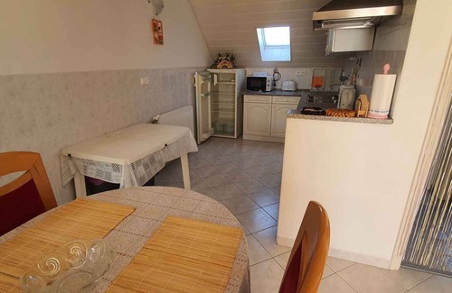 Balatonszabadi Apartment | Holiday apartment with pool, internet and air conditioning