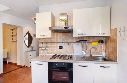 Diano Castello Apartment | Holiday Apartment "Ca' A Riga" with Sea View, Private Terrace & A/C