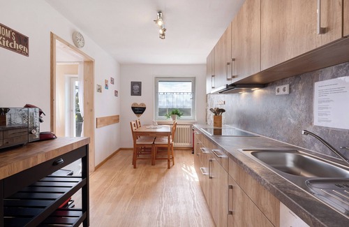 Herbolzheim Apartment | Holiday Apartment '1' with Private Terrace, Private Garden and Wi-Fi