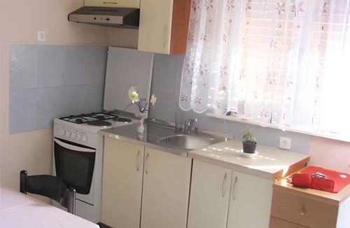 Okrug Donji Apartment | Holiday apartment 100 m from the beach