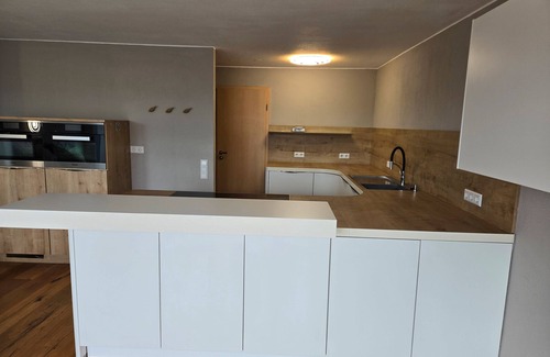 Burkheim Apartment | Holiday Apartment '1' with Wi-Fi