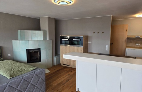 Burkheim Apartment | Holiday Apartment '1' with Wi-Fi