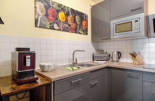 Mitte-Sud Apartment | Holiday Apartment 'Ankerplatz' with Private Terrace and Wi-Fi