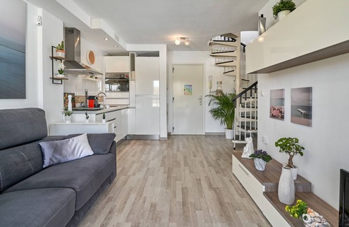 Rio Velez Apartment | Holiday Apartment 'Abierto Al Mar' with Sea View, Shared Pool & Wi-Fi