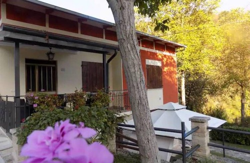 Acqualagna House | Holiday apartment Acqualagna for 1 - 10 persons with 3 bedrooms - Holiday house
