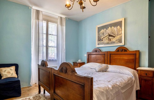 Canale di Tenno Apartment | Holiday Apartment "Agritur Tenno" with Balconies & Garden View