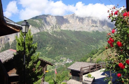 Albinen Apartment | Holiday apartment Albinen for 1 - 4 persons with 2 bedrooms - Holiday apartment
