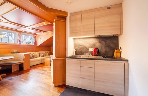 Saltusio Apartment | Holiday Apartment "Alpenhof Lodge Alpin Superior" with Mountain View, Shared Pool & Sauna