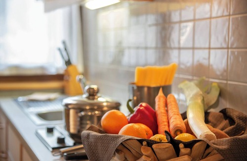 Saltusio Apartment | Holiday Apartment "Alpenhof Lodge Hirzer" with Mountain View, Shared Pool & Wi-Fi
