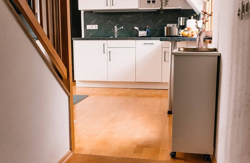 Heideck Apartment | Holiday Apartment 'Alte Schneiderei' with Balcony and Wi-Fi