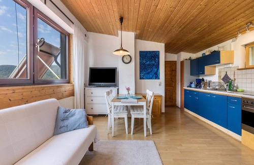 Bad Urach Apartment | Holiday Apartment "Am Samuelstein" with Mountain View, Private Terrace & Wi-Fi