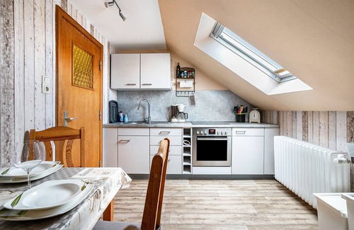 Hennstedt Apartment | Holiday Apartment 'Am Töschenbach' with Balcony and Wi-Fi