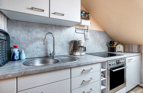 Hennstedt Apartment | Holiday Apartment 'Am Töschenbach' with Balcony and Wi-Fi