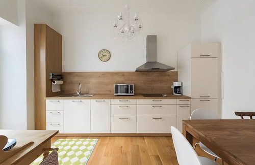 Altstadt Apartment | Holiday Apartment 'Am Puls der größten Stadt am See' with Wi-Fi