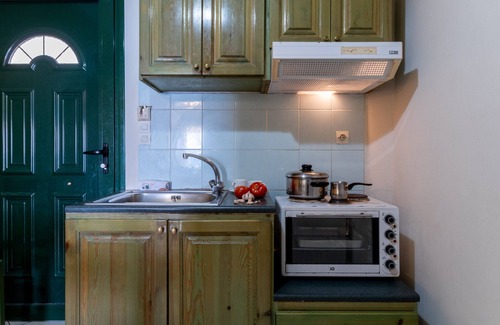 Vassiliki Apartment | Holiday Apartment 'Apostolos Apartment 1' Next to Beach with Wi-Fi
