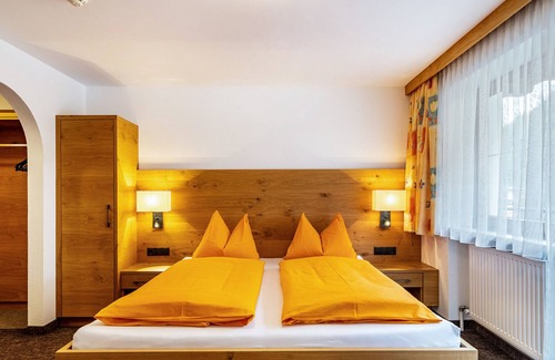 Lanersbach Apartment | Holiday Apartment 'Appartement Alpenrose' with Mountain View, Balcony & Wi-Fi