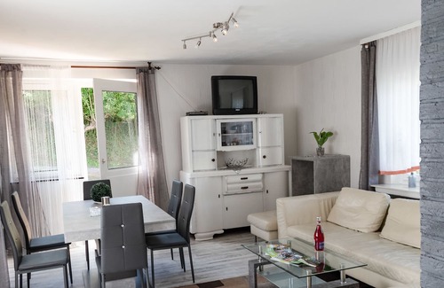 Altmorschen Apartment | holiday apartment/apt. for 6 guests with 98m² in Morschen (133054)