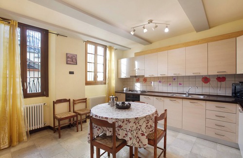 Aosta Apartment | Holiday Apartment 'Augusta Praetoria' with Mountain View