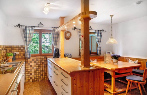 Bad Toelz Apartment | Holiday Apartment 'Auszeit Brunner' with Private Terrace, Shared Garden and Wi-Fi