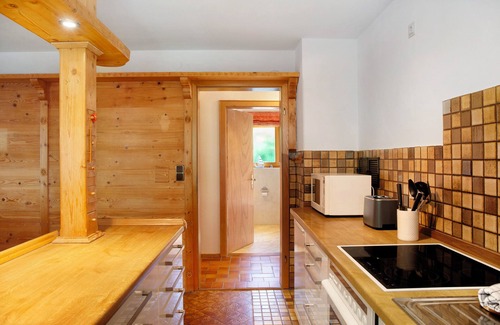 Bad Toelz Apartment | Holiday Apartment 'Auszeit Brunner' with Private Terrace, Shared Garden and Wi-Fi