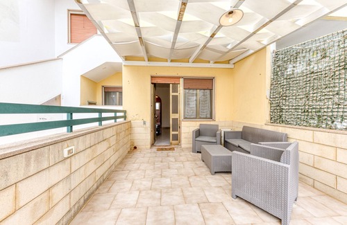 Lido Marini Apartment | Holiday Apartment "Baia Del Mare" with 2 Private Terraces, Private Garden & A/C