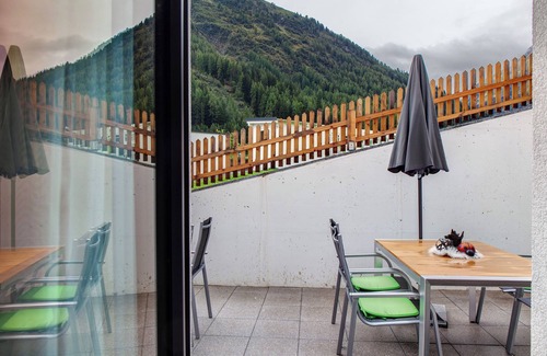 Galtur Apartment | Holiday Apartment 'Ballunspitze' with Mountain View, Shared Terrace and Wi-Fi