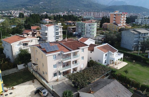 Zeljeznica Apartment | Holiday apartment Bar for 1 - 4 persons with 1 bedroom - Twin house