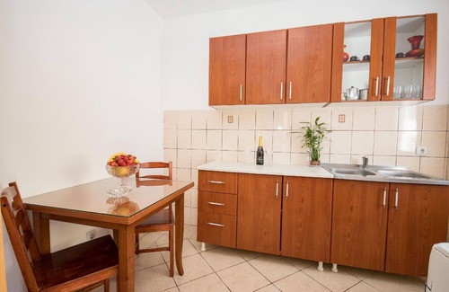 Zeljeznica Apartment | Holiday apartment Bar for 1 - 5 persons - Row house