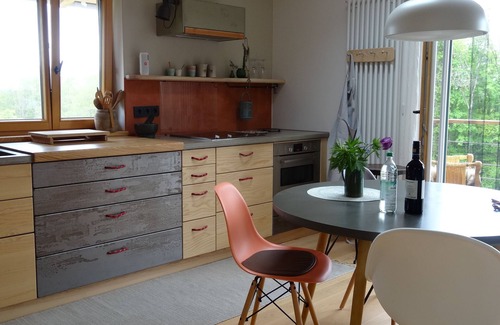 Pittenhart Apartment | Holiday Apartment "Bei der Töpferei" with Balcony, Terrace, Garden & Wi-Fi