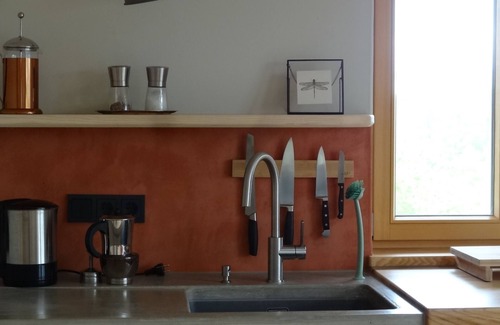 Pittenhart Apartment | Holiday Apartment "Bei der Töpferei" with Balcony, Terrace, Garden & Wi-Fi