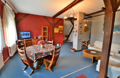 Szczecinek Apartment | Holiday apartment by the lake for 6 people, Drezno
