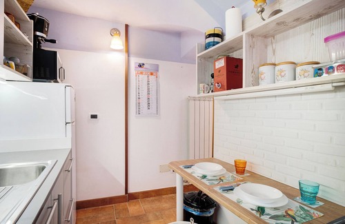 Latte Apartment | Holiday Apartment "Casa Scotland" with Sea View, Private Terrace & Wi-Fi