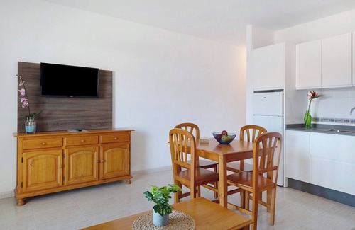 Arrieta Apartment | Holiday Apartment “Callao Beach 9” with Mountain View, Terrace & Wi-Fi