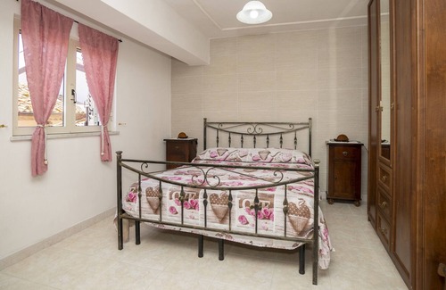 Marina di Caronia Apartment | Holiday Apartment "Casa Marina" with Sea View & Wi-Fi