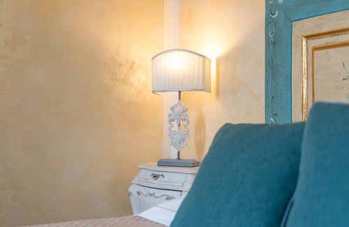 Puliciano Apartment | Holiday Apartment "Casa Le Rose" with Mountain View, Private Terrace & Wi-Fi