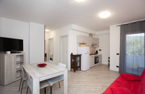 Padru Apartment | Holiday Apartment Casa Michela with Mountain View, Garden & Wi-Fi